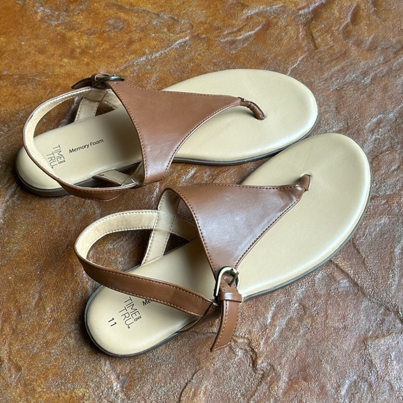 Time and Tru Brown Boho Thong Slingback Minimalist Sandals Sz 11 - Picture 1 of 9